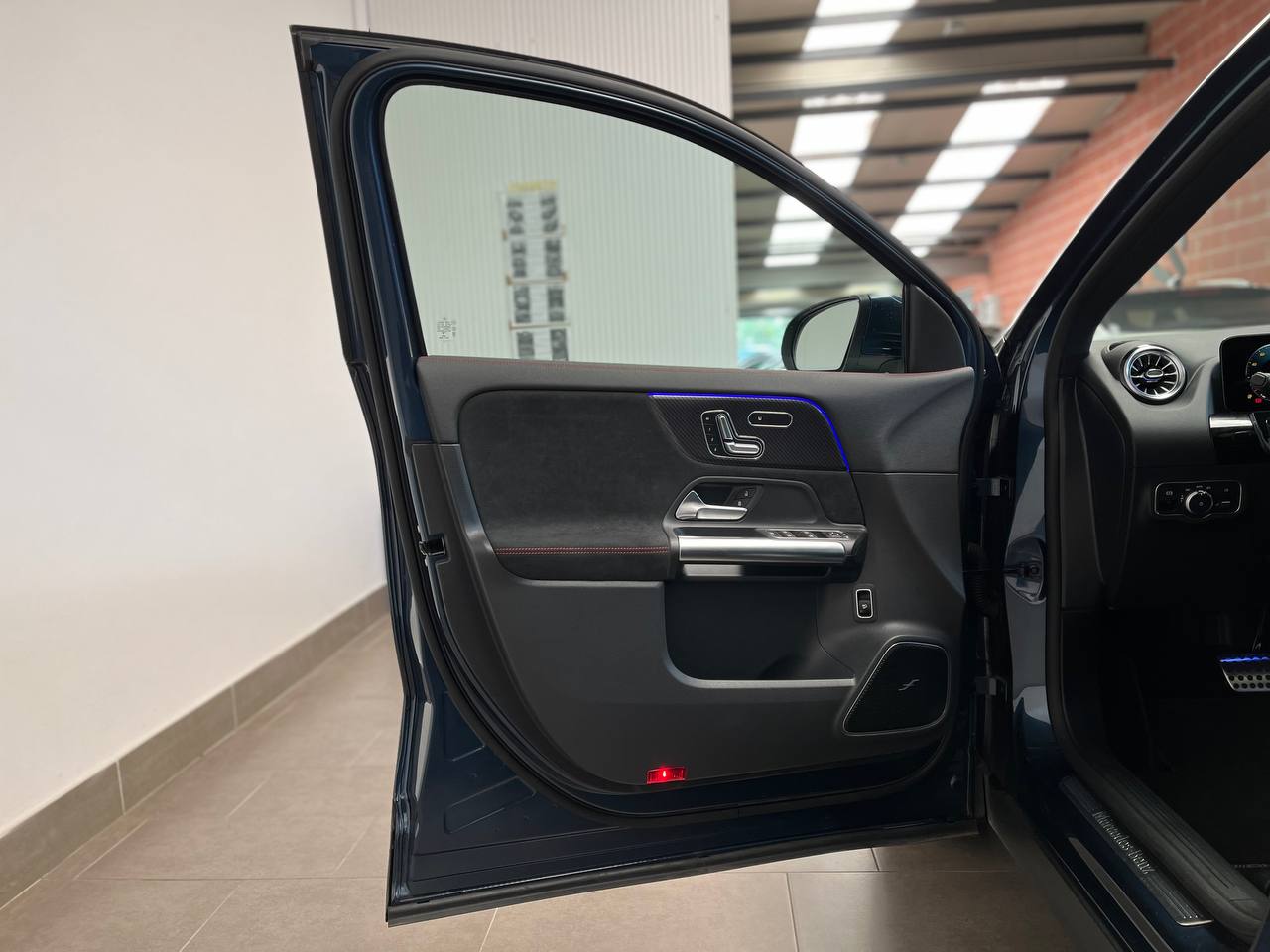 Carosello Mercedes-Benz GLA 180 1.3 136CV Premium Tetto Panorama