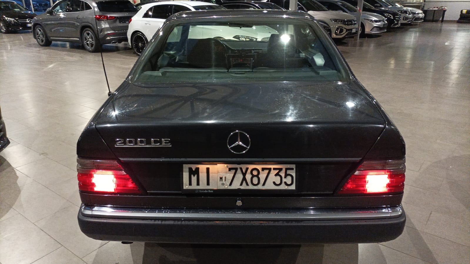 Carosello Mercedes-Benz E 200  CE